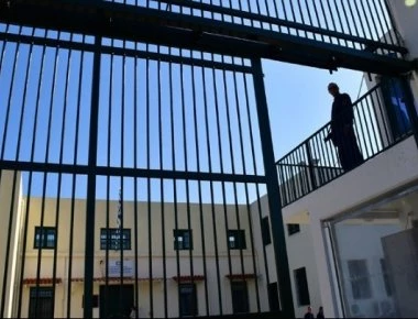 Επίθεση κρατούμενου των φυλακών Διαβατών σε σωφρονιστικούς υπαλλήλους